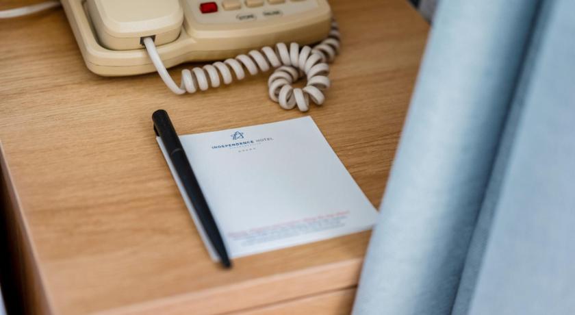 Image of Deluxe King 13