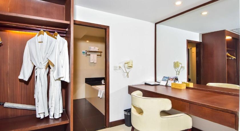 Image of Two Bedroom Family Suite 9