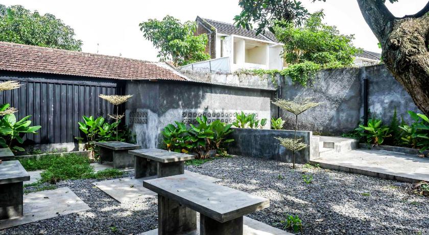 RedDoorz Plus @ Kalpataru – Malang, MO