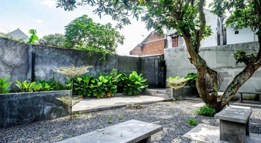 RedDoorz Plus @ Kalpataru – Malang, MO