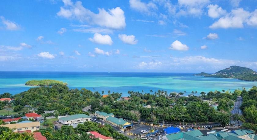 Serene Sunset Escape - Panoramic Ocean View Apartment