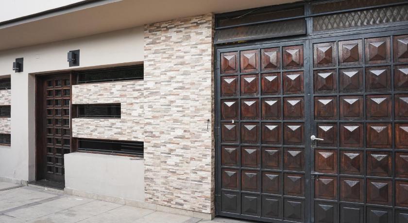 トゥクマン Hotel Haiti 2つ星 ホテル 外観