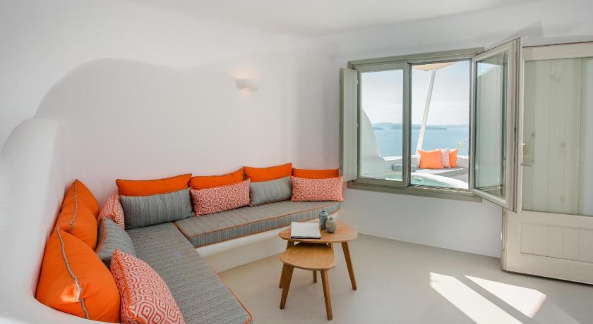 Image of Premium Suite with Outdoor Hot Tub and Caldera View 15