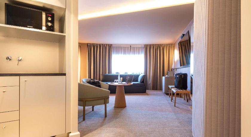 Image of Superior Suite with Double Bed and Double Sofa Bed 3