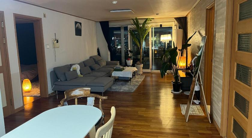 서울 UN village with River View, Seoul, Free Parking, Hannam 4성급 숙소 로비