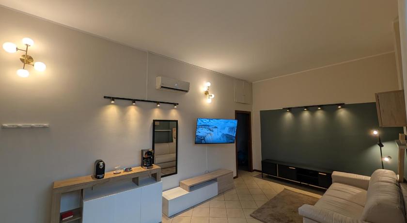 Ampio alloggio Milano-Lambrate desing district accessibile senza barriere architettoniche e letto ki