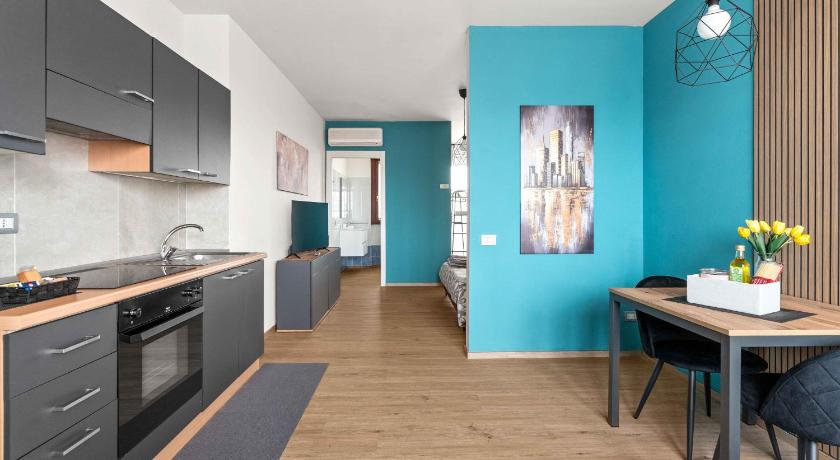 CasaTella Rose in Suite