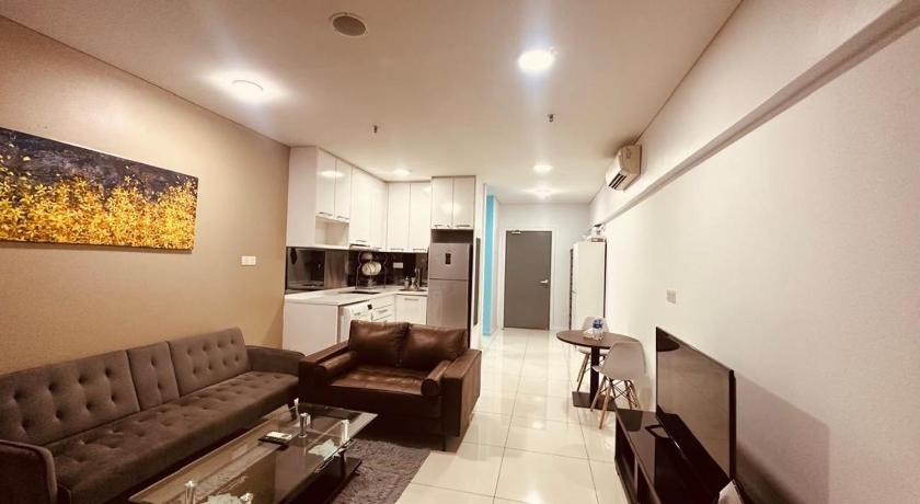 KLCC Apartment Summer Suites By CozyNest - image 5