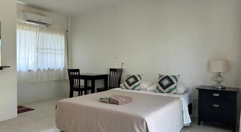 Image of Deluxe Queen Room 2