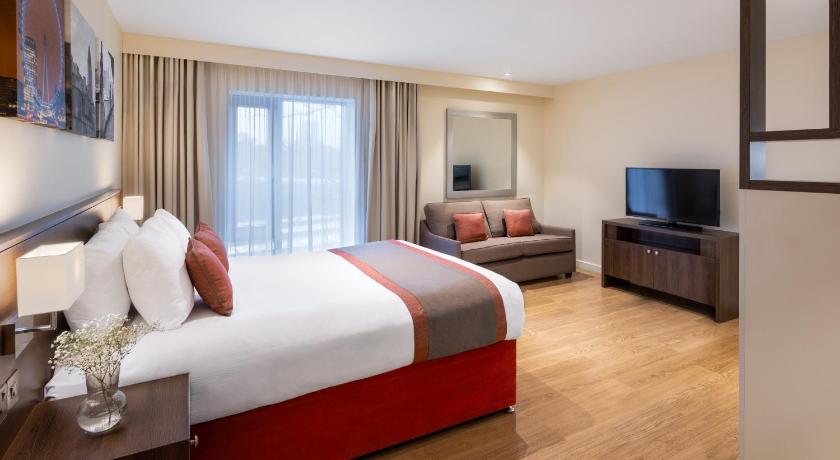 Image of Deluxe Studio with Sofa Bed 3