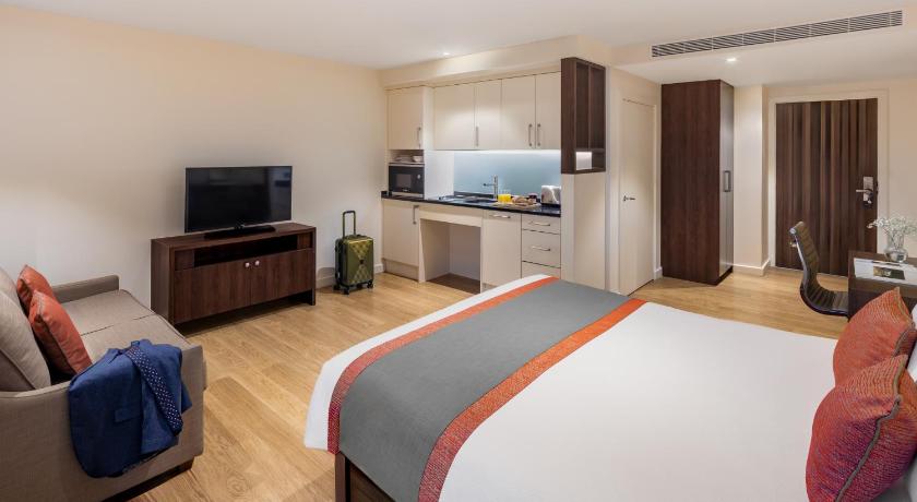 Image of Deluxe Studio with Sofa Bed 7