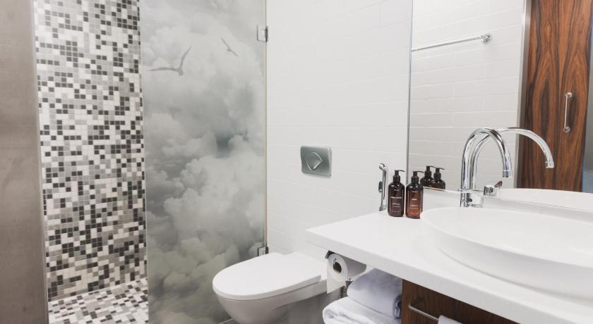 Image of Standard Twin Room 5