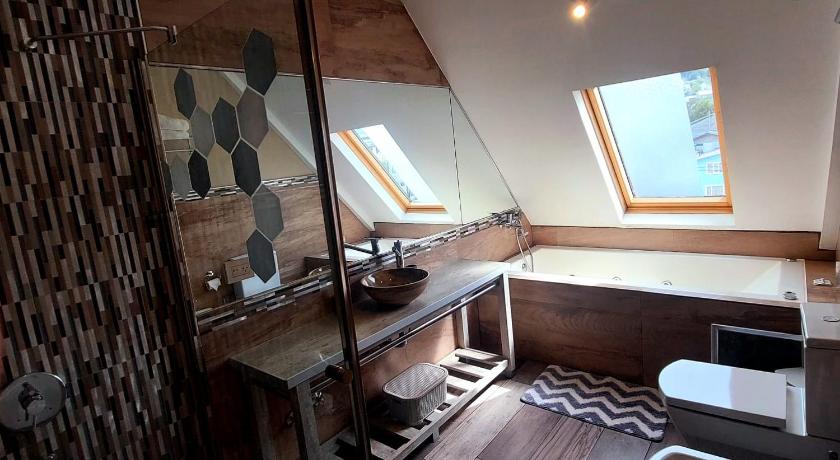 Image of Penthouse Suite 7