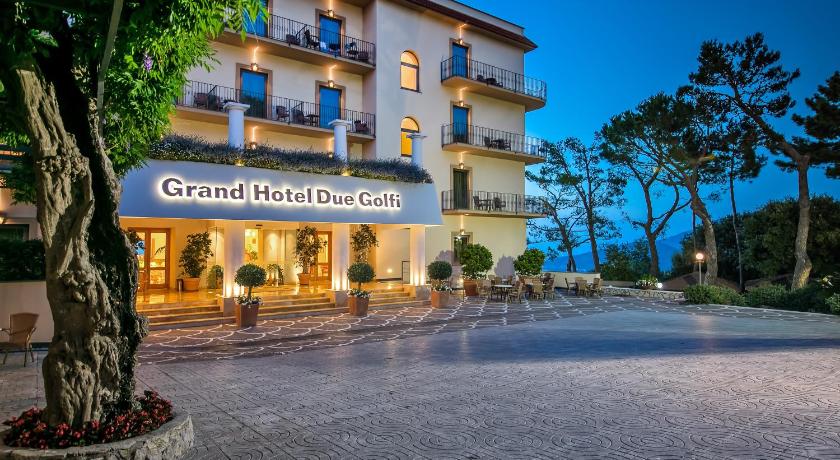 Due Golfi Grand Hotel (Grand Hotel Due Golfi)