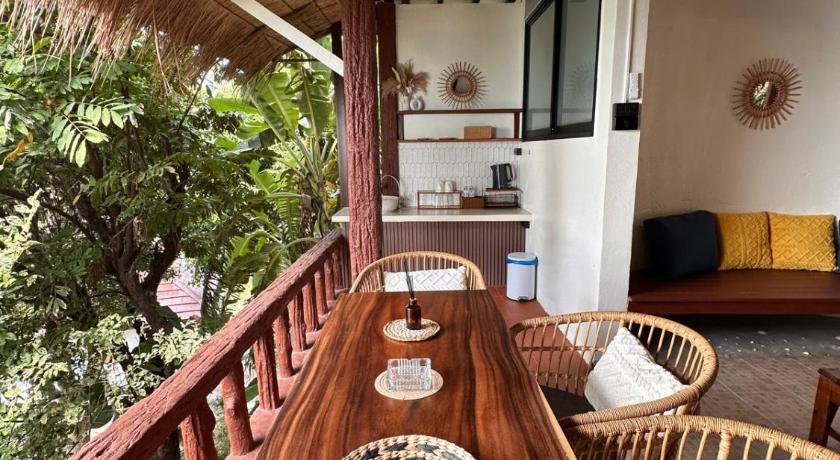 Image of Queen Suite with Sea View 1