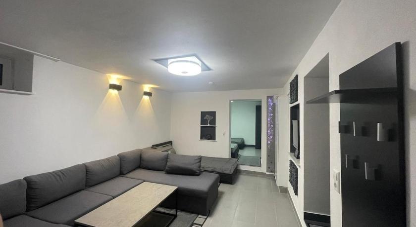 Schone&Moderne&Zentrale Ferienwohnung Nahe A96