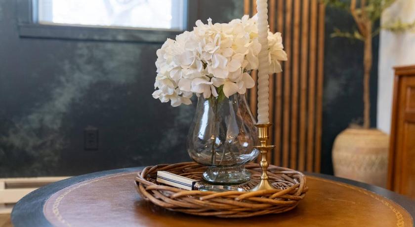 コネルズビル Vintage Vogue Suite, Patio Fire Pit Grill, WI-FI 4つ星 宿泊施設 施設