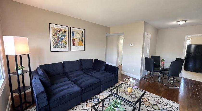 伯明罕 Birmingham 1BR Getaway Suite Near UAB with Parking 3星级 住宿 餐厅