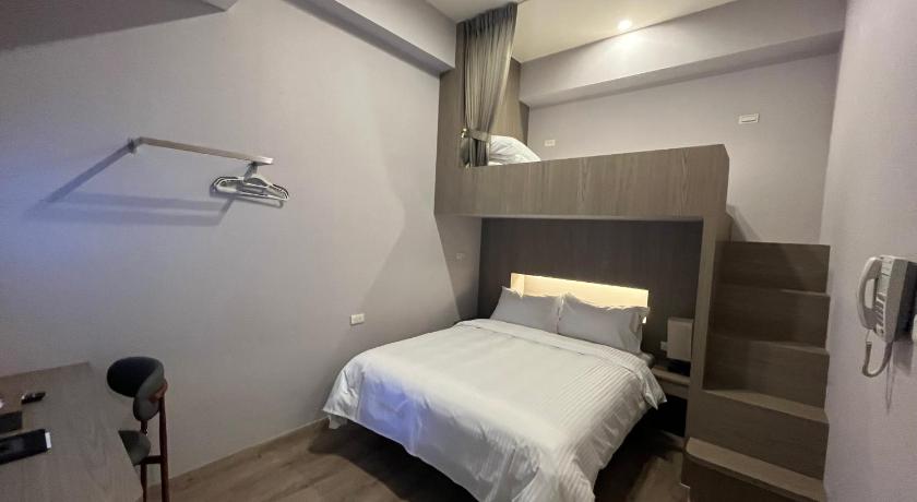 Image of Triple Room with Private Bathroom 3