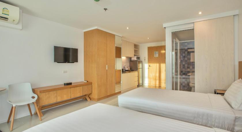 Pattaya Fourium Pattaya Hotel and Serviced Residence 3-Star Hotel pool