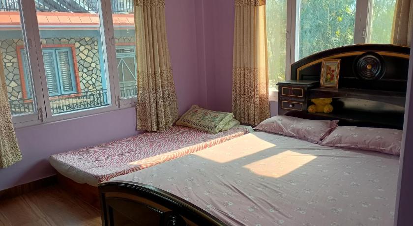 Giri Niwas — Pokhara (3)
