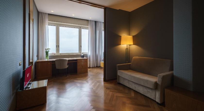 Image of Junior Suite 6
