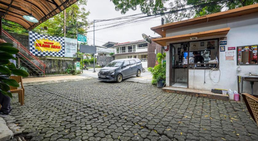 Bogor Guesthouse By ARBA - image 16