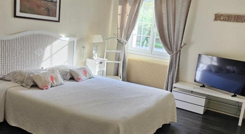 Image of Standard Suite 0
