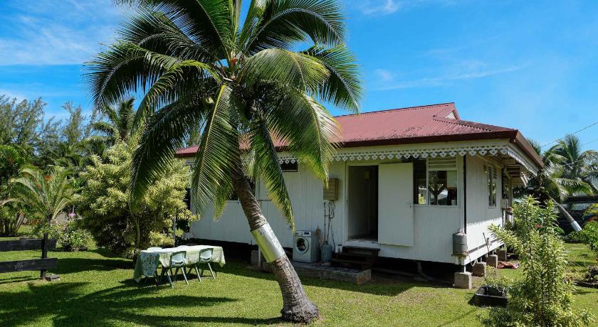 Cozy 2BR Steps from White Sand Beach in Moorea