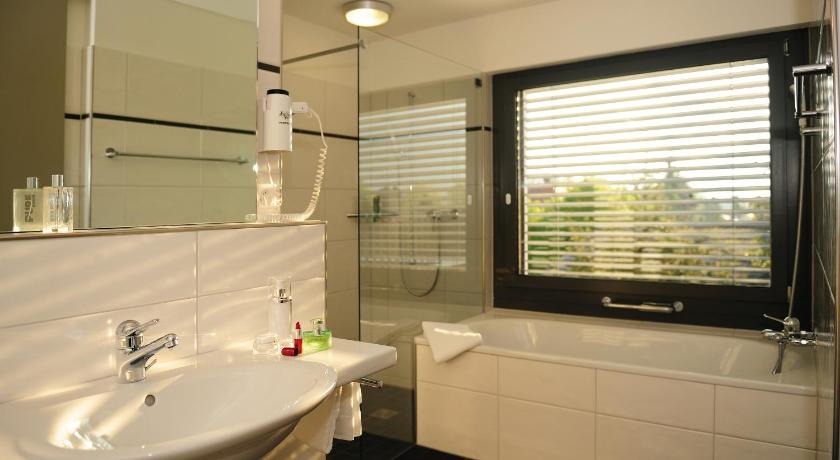 Image of Attika Junior Suite with Balcony 3