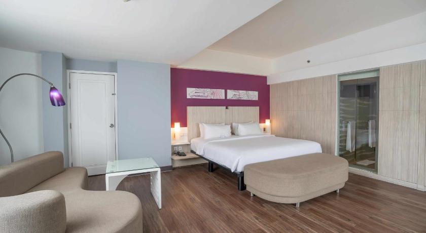 Image of Executive Ocean Room 4