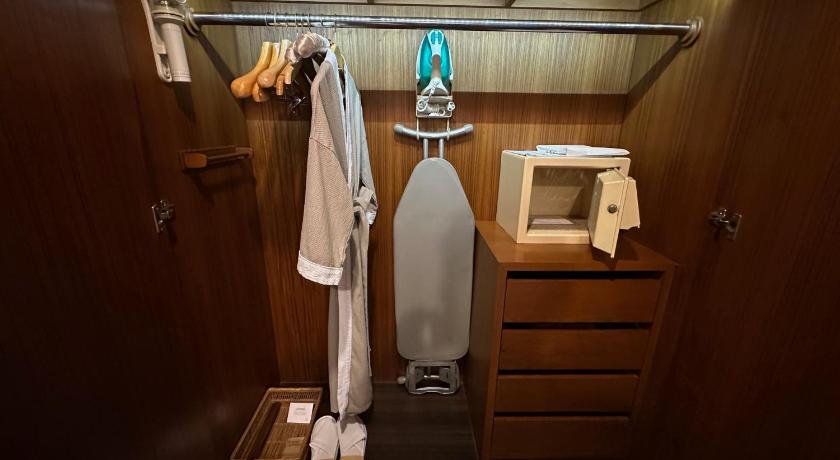 Image of One-Bedroom Executive Suite - Executive Lounge Access 15