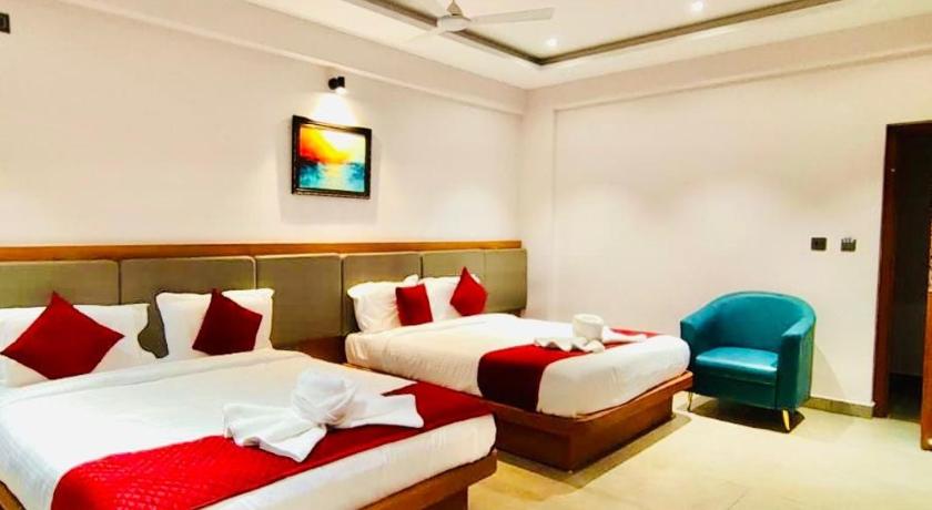 HOTEL EMORA KEYS 500 Mtrs From Madikeri Fort - image 31