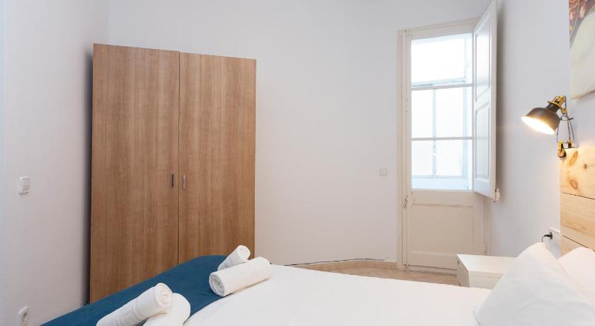 Három hálószobás apartman erkéllyel (Three-Bedroom Apartment with Balcony) fotója 16