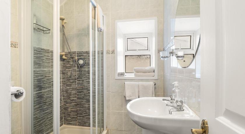 Image of Apartment with View 2