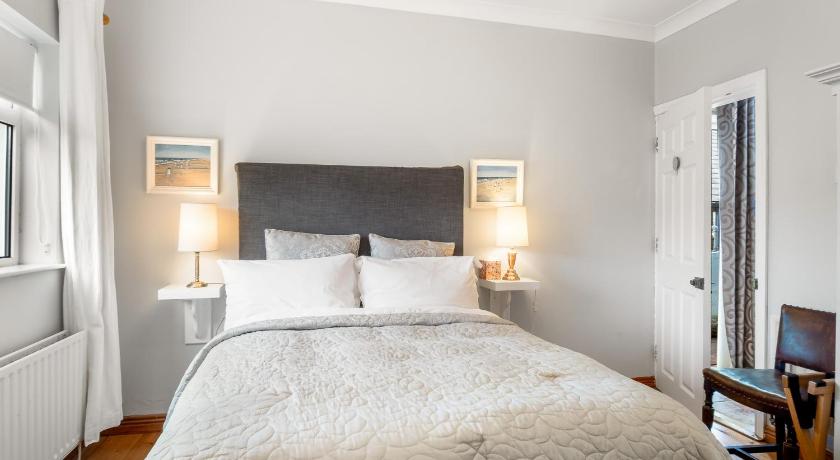 Image of Apartment with Terrace 6