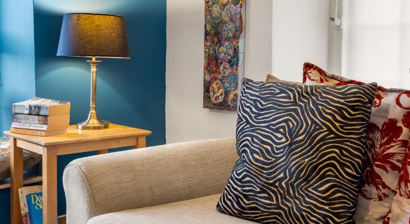 Image of Apartment with View 7