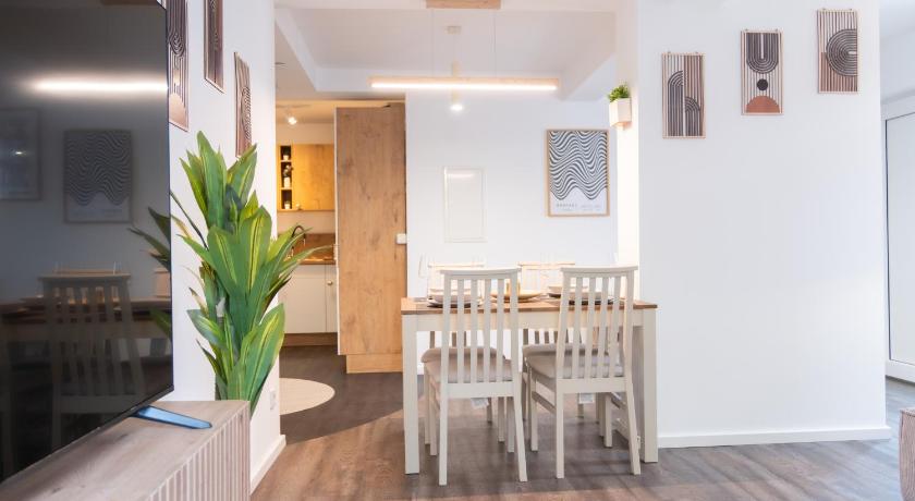 에그슈타트 Eggstätt Seeglück (Eggstatt am Chiemsee, Auto-Check-in 24-7, gratis Parkplatz an der Unterkunft, Netflix & Amazon Prime) 5성급 게스트하우스 객실