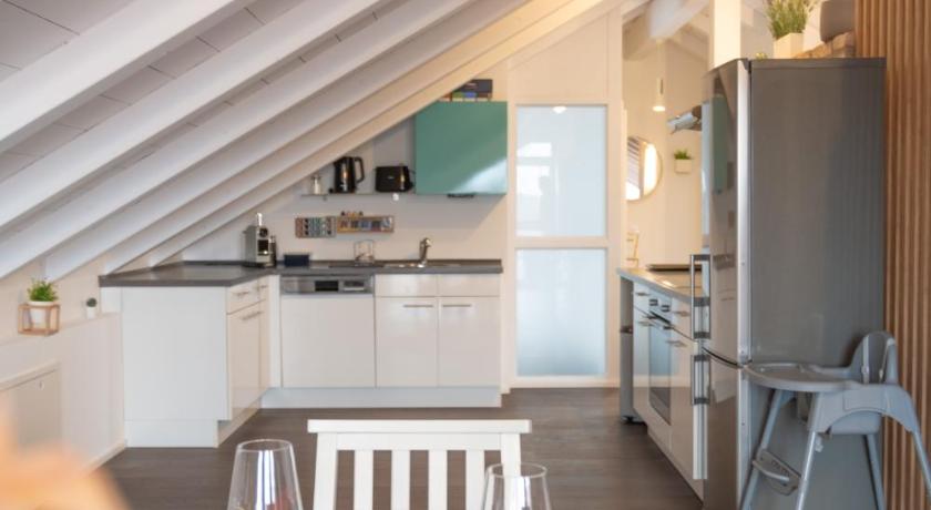 에그슈타트 Eggstätt Seeglück (Eggstatt am Chiemsee, Auto-Check-in 24-7, gratis Parkplatz an der Unterkunft, Netflix & Amazon Prime) 5성급 게스트하우스 로비