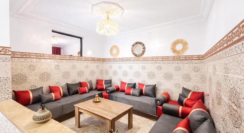 2 bedroom apartment in heart of Madina