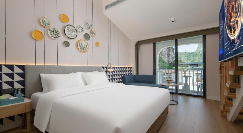 阳朔 O-LIVE Social Hotel - Yangshuo Center close to West Street 酒店 泳池