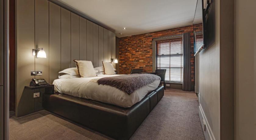 Image of Signature Suite 7