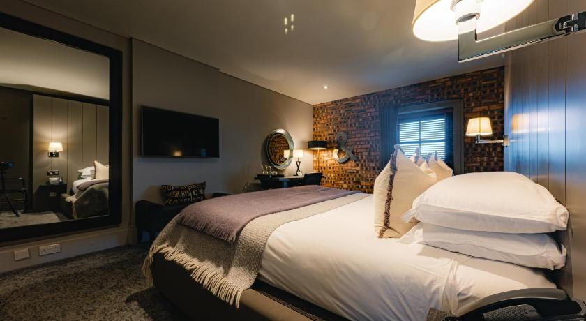 Image of Junior Suite 8