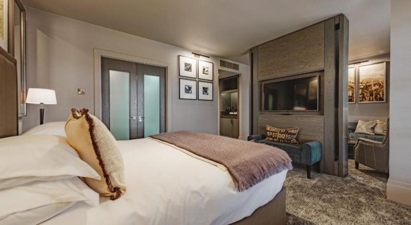 Image of Deluxe Suite 5