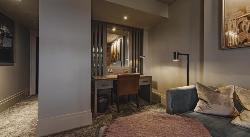 Image of Deluxe Suite 11