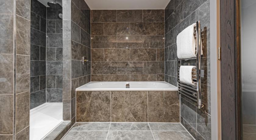 Image of Deluxe Suite 12