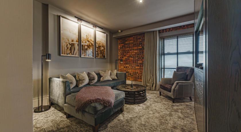 Image of Deluxe Suite 9