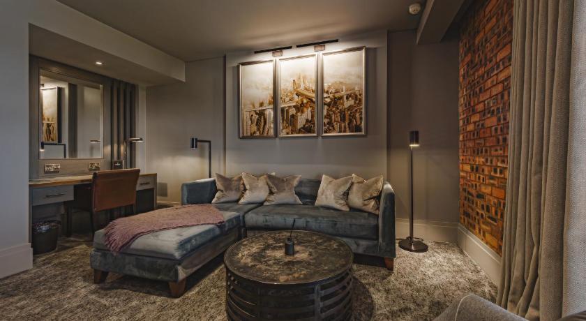 Image of Deluxe Suite 1