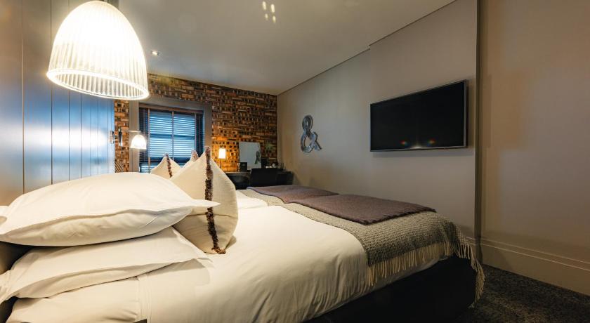 Image of Twin Room 6