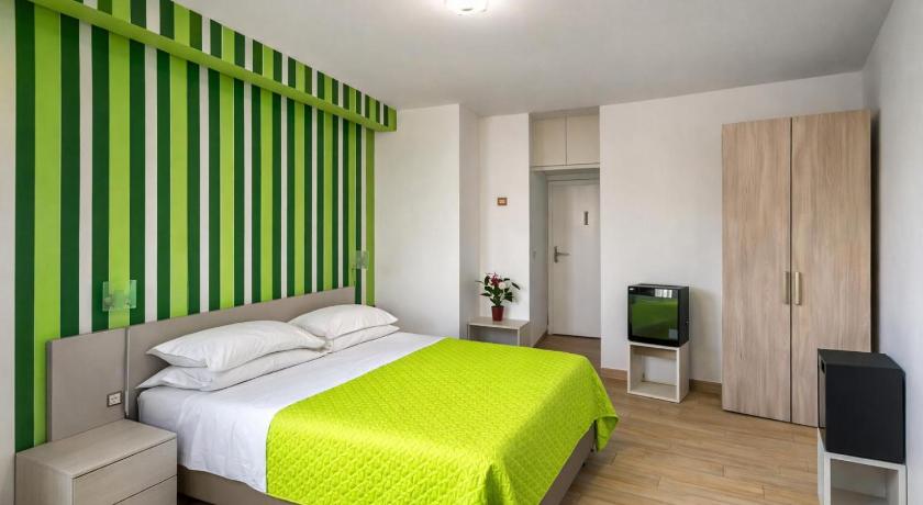 English Inn Rooms